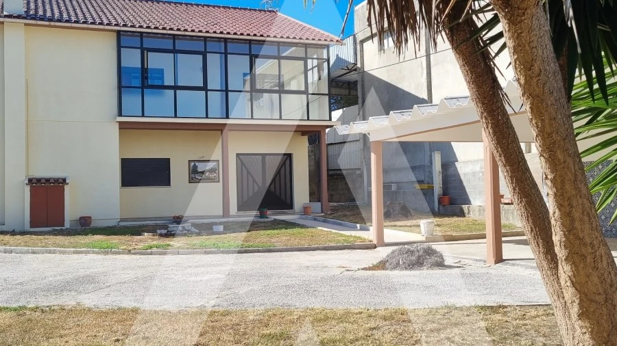 Moradia T4 para Venda em Santa Eufémia e Boa Vista