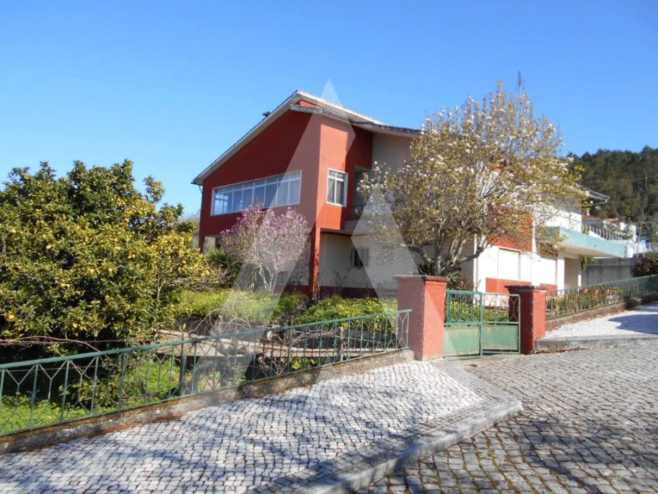 Moradia T4 para Venda em Alvaiázere Foto 1
