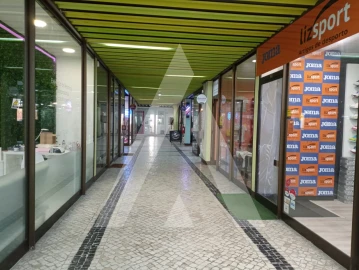 Loja para Venda em Leiria, Pousos, Barreira e Cortes