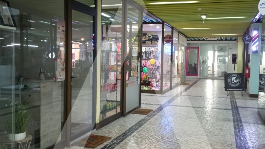 Loja para Venda em Leiria, Pousos, Barreira e Cortes