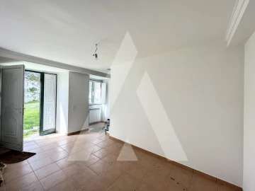 Moradia T18 para Venda em Parceiros e Azoia