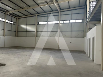 Armazém para Venda em Maceira