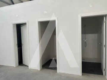 Armazém para Venda em Maceira