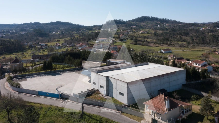 Armazém para Venda em Vermoil