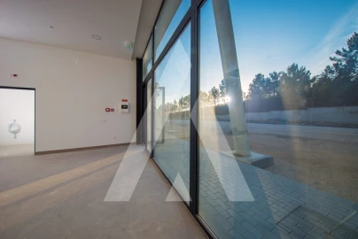 Armazém para Venda em Maceira