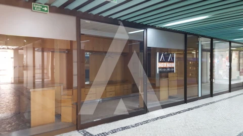 Loja para Arrendamento em Leiria, Pousos, Barreira e Cortes