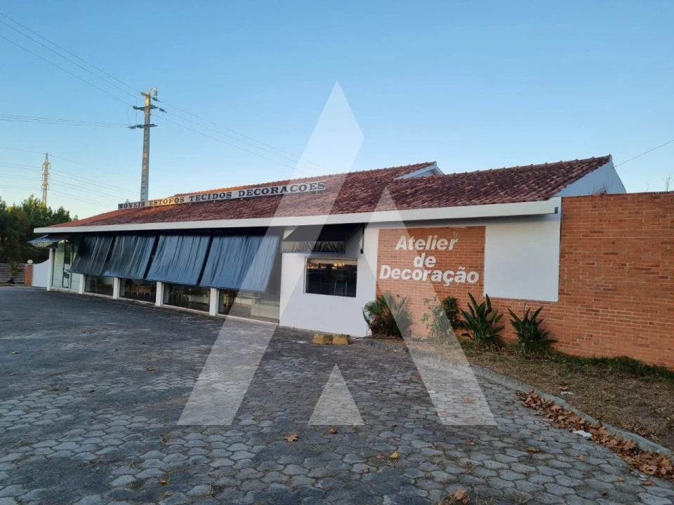 Armazém para Venda em Batalha Foto 7