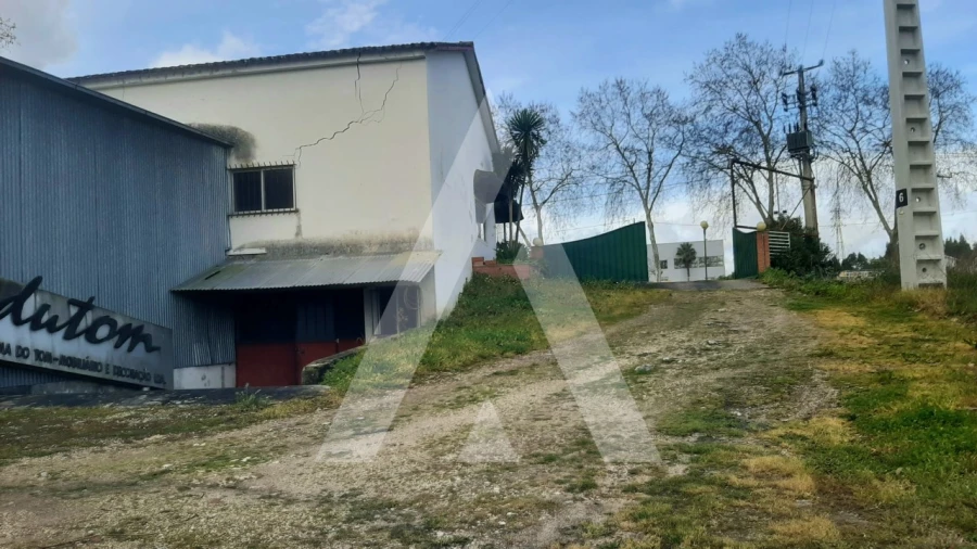 Armazém para Venda em Batalha Foto 8