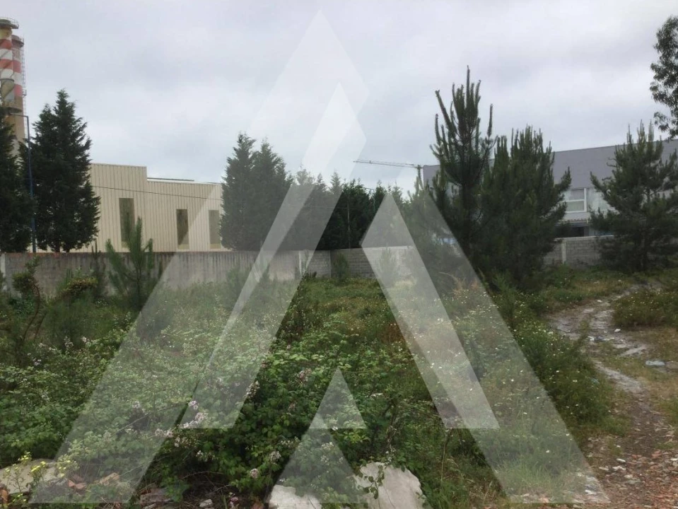 Terreno Comércio / Armazém para Venda em Marinha Grande Foto 2