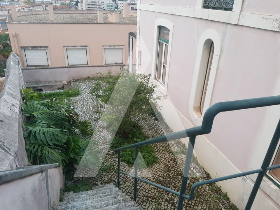 Moradia T12 para Venda em Leiria, Pousos, Barreira e Cortes Foto 4