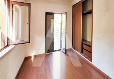 Moradia T4 para Venda em Aguda