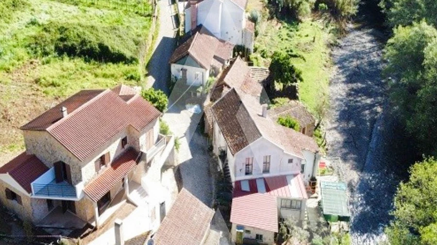 Moradia T4 para Venda em Aguda
