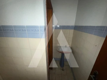 Loja para Venda em Marrazes e Barosa
