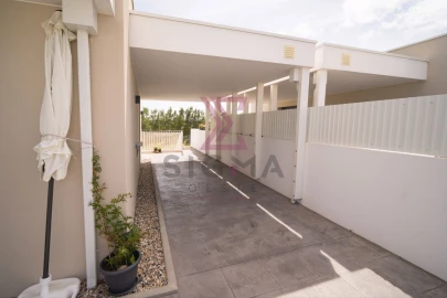 Moradia T3 para Venda em Nossa Senhora do Pópulo, Coto e São Gregório
