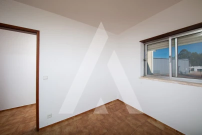 Armazém para Venda em Leiria, Pousos, Barreira e Cortes
