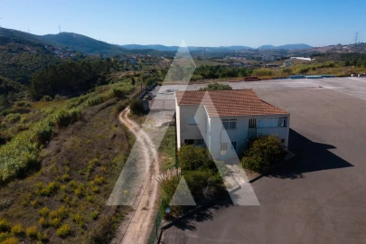 Armazém para Venda em Leiria, Pousos, Barreira e Cortes