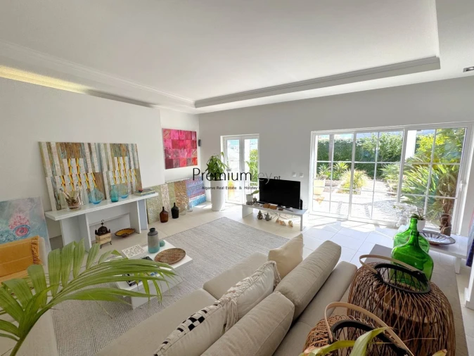 Moradia T4 para Venda em Albufeira e Olhos de Água Foto 9