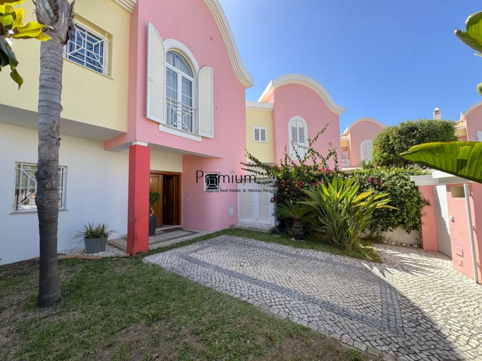 Moradia T4 para Venda em Albufeira e Olhos de Água Foto 6