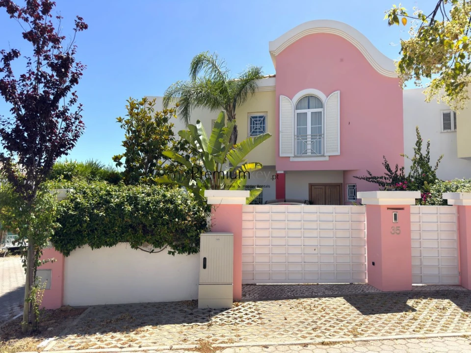 Moradia T4 para Venda em Albufeira e Olhos de Água Foto 1