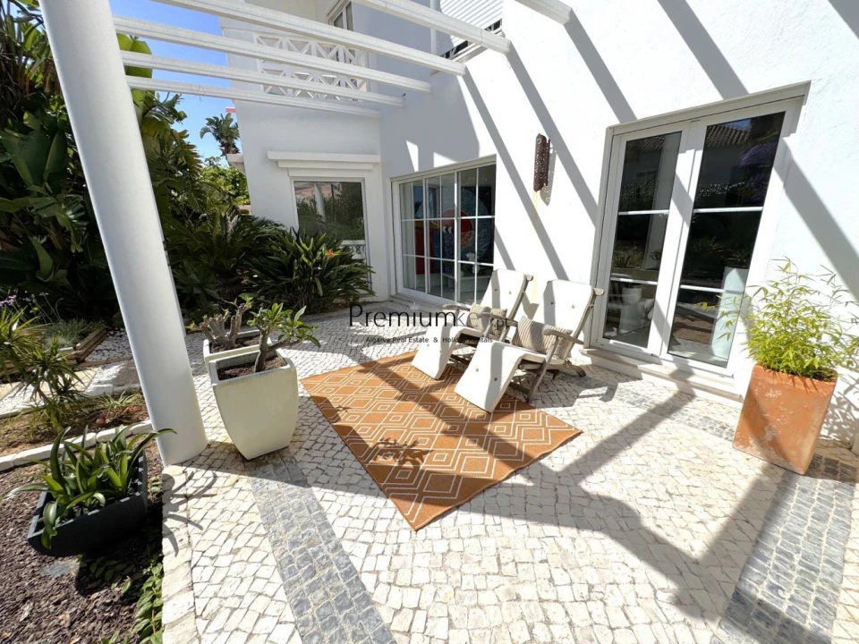 Moradia T4 para Venda em Albufeira e Olhos de Água Foto 48