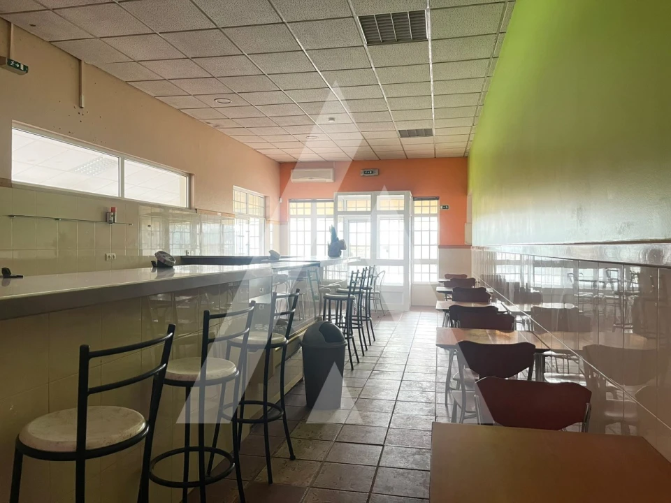 Prédio para Venda em A dos Negros Foto 19