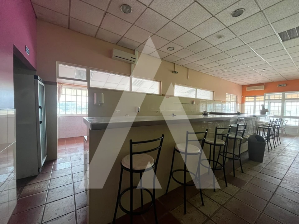 Prédio para Venda em A dos Negros Foto 20