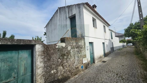 Terreno para Venda em Escalos de Cima e Lousa