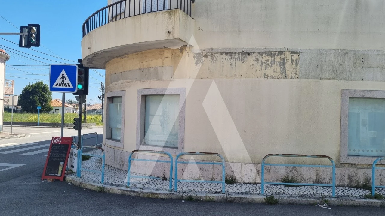 Loja para Venda em Maceira Foto 2