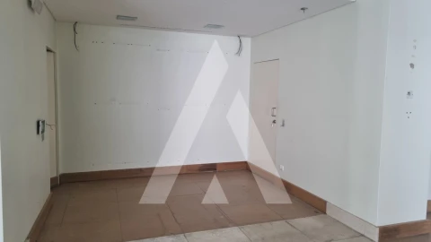 Loja para Venda em Maceira