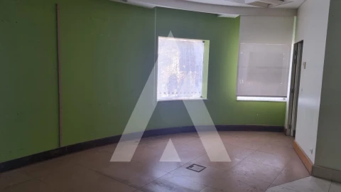 Loja para Venda em Maceira