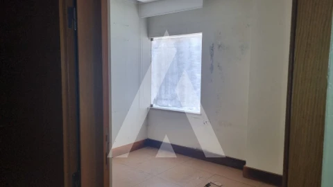 Loja para Venda em Maceira