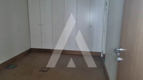 Loja para Venda em Maceira
