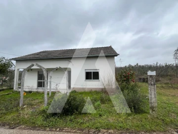 Moradia T3 para Venda em Rio de Couros e Casal dos Bernardos