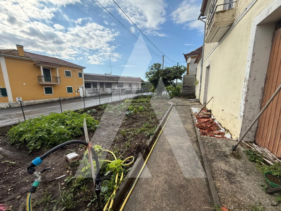 Moradia T3 para Venda em Santiago e São Simão de Litém e Albergaria dos Doze Foto 5