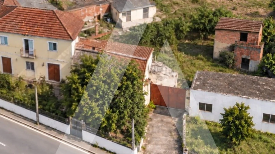 Moradia T3 para Venda em Santiago e São Simão de Litém e Albergaria dos Doze