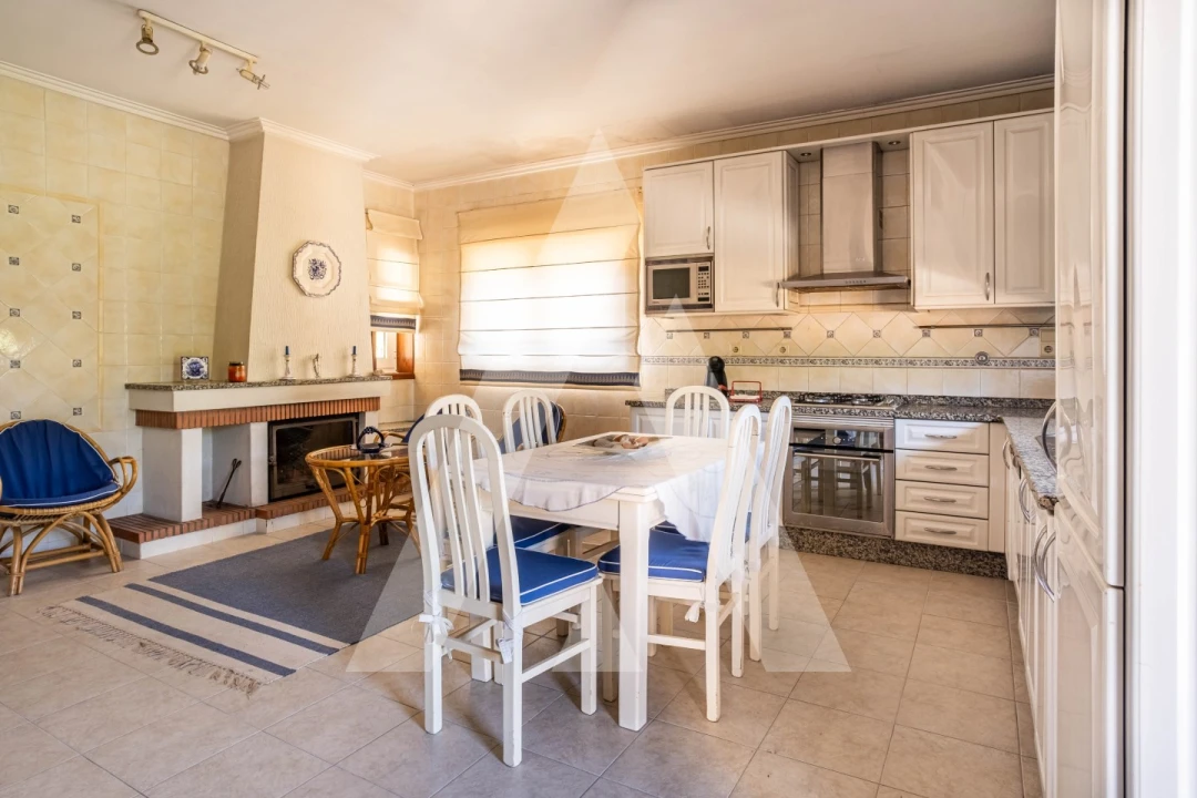 Moradia T4 para Venda em O. Azeméis, Riba-Ul, Ul, Macinhata Seixa, Madail Foto 2