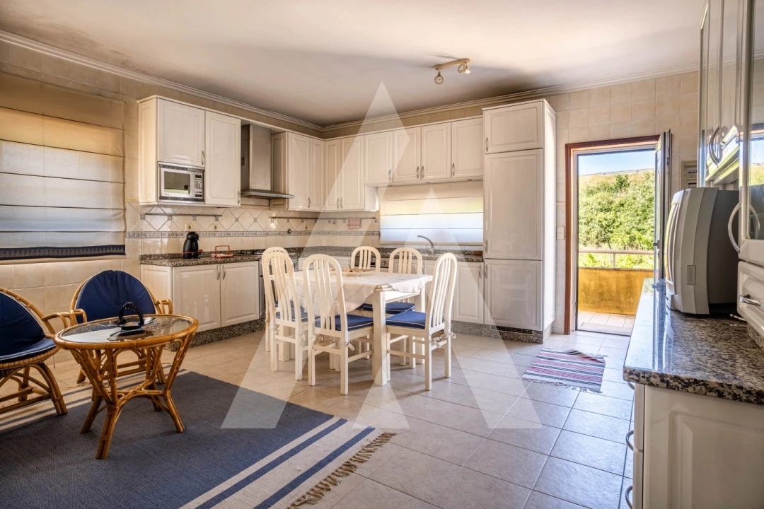 Moradia T4 para Venda em O. Azeméis, Riba-Ul, Ul, Macinhata Seixa, Madail Foto 3