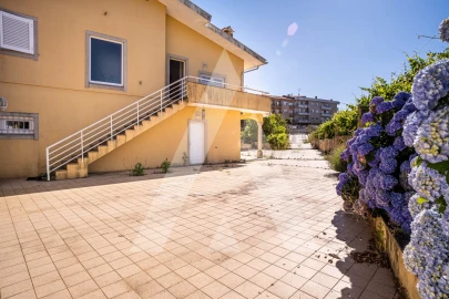 Moradia T4 para Venda em O. Azeméis, Riba-Ul, Ul, Macinhata Seixa, Madail
