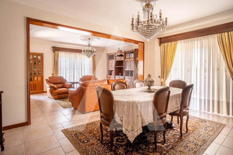 Moradia T4 para Venda em O. Azeméis, Riba-Ul, Ul, Macinhata Seixa, Madail Foto 6
