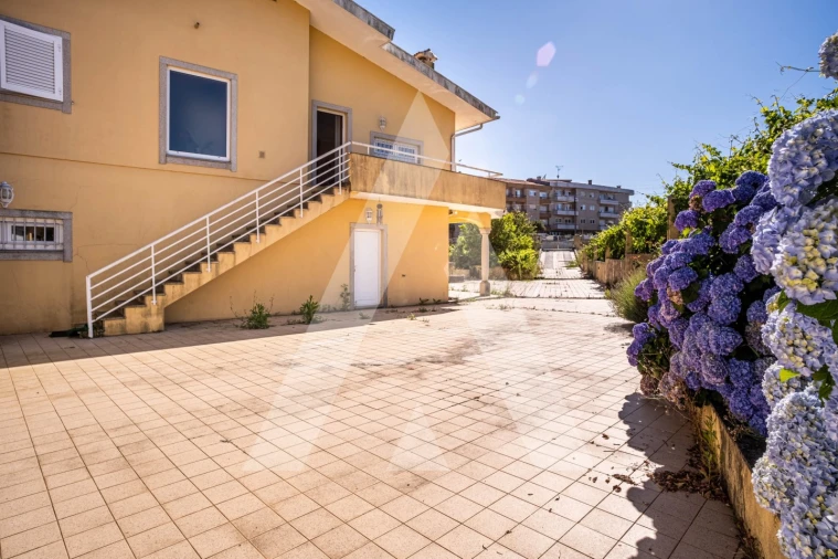 Moradia T4 para Venda em O. Azeméis, Riba-Ul, Ul, Macinhata Seixa, Madail Foto 48