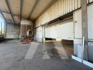 Armazém para Venda em Caranguejeira