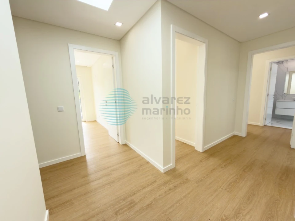 Apartamento T4 para Venda em Santa Maria, São Pedro e Matacães Foto 13