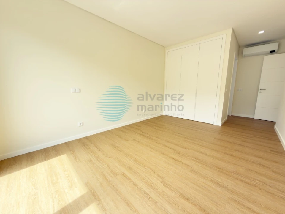 Apartamento T4 para Venda em Santa Maria, São Pedro e Matacães Foto 23