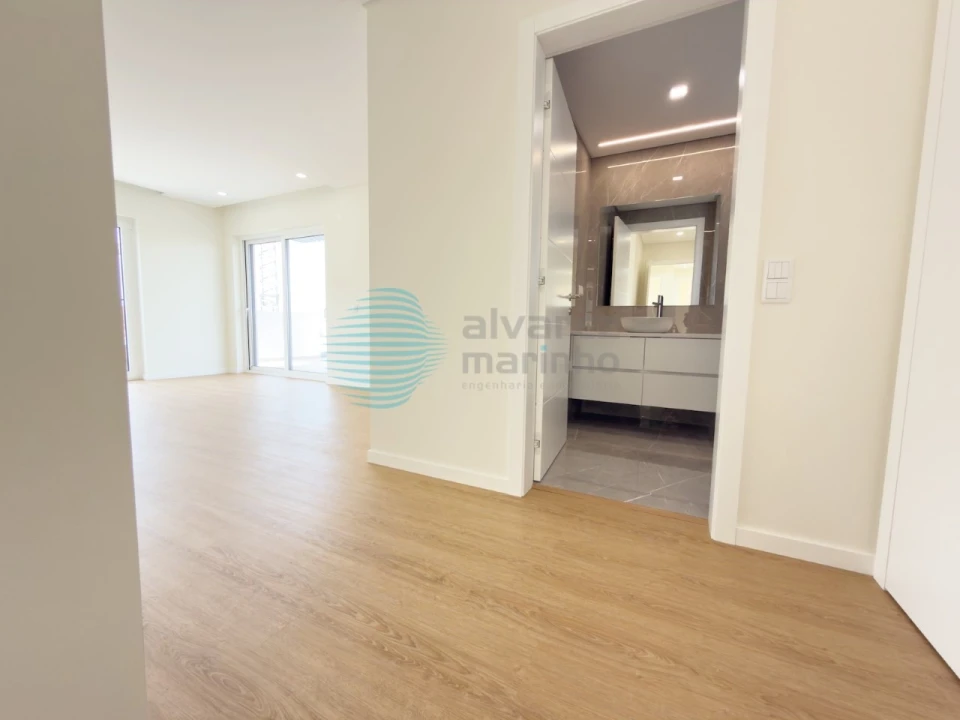Apartamento T4 para Venda em Santa Maria, São Pedro e Matacães Foto 25
