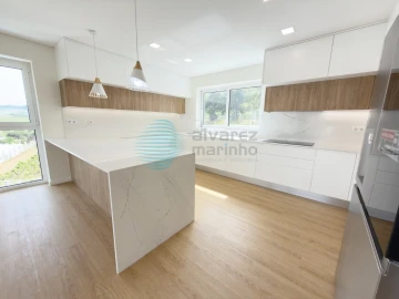 Apartamento T4 para Venda em Santa Maria, São Pedro e Matacães