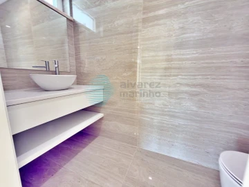 Apartamento T4 para Venda em Santa Maria, São Pedro e Matacães