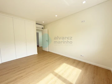 Apartamento T4 para Venda em Santa Maria, São Pedro e Matacães