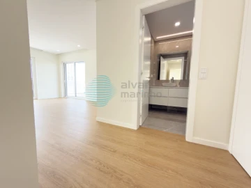 Apartamento T4 para Venda em Santa Maria, São Pedro e Matacães