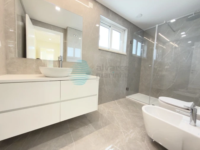 Apartamento T4 para Venda em Santa Maria, São Pedro e Matacães Foto 28