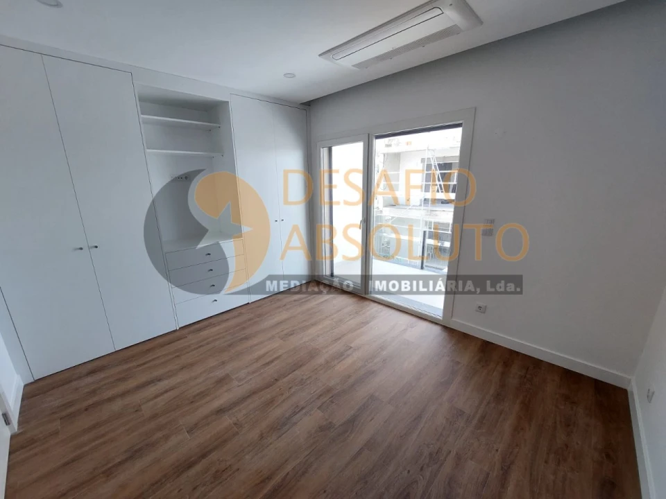 Apartamento T1 para Venda em Fernao Ferro Foto 3
